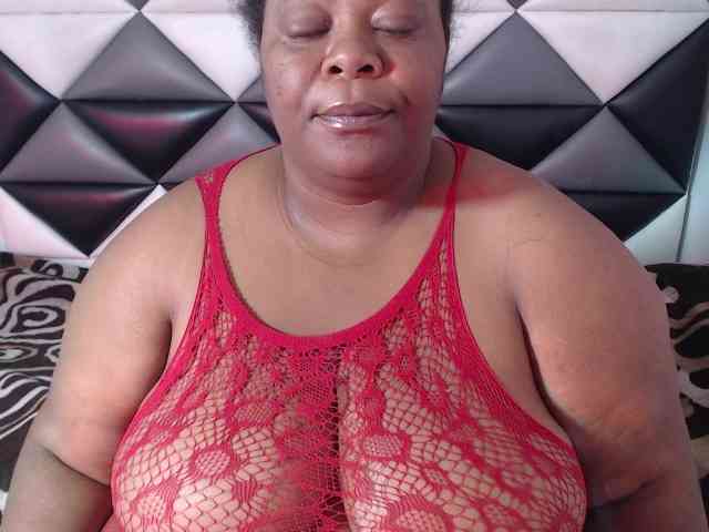 ShantalBBW webcam