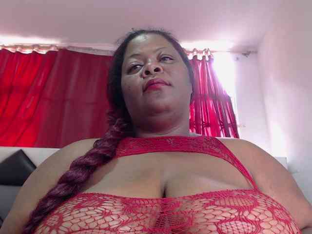 ShantalBBW webcam