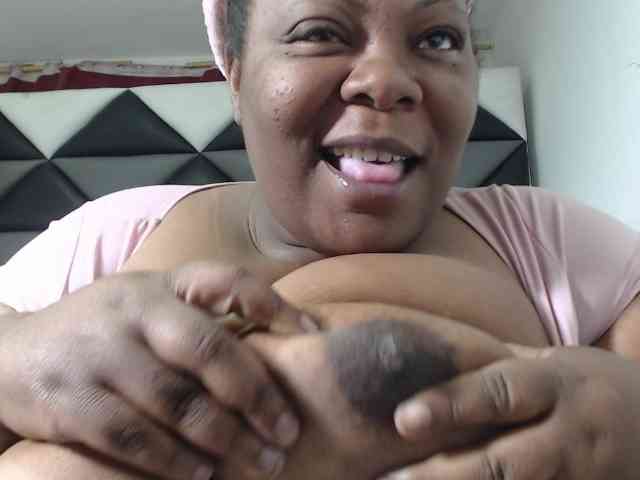 ShantalBBW webcam
