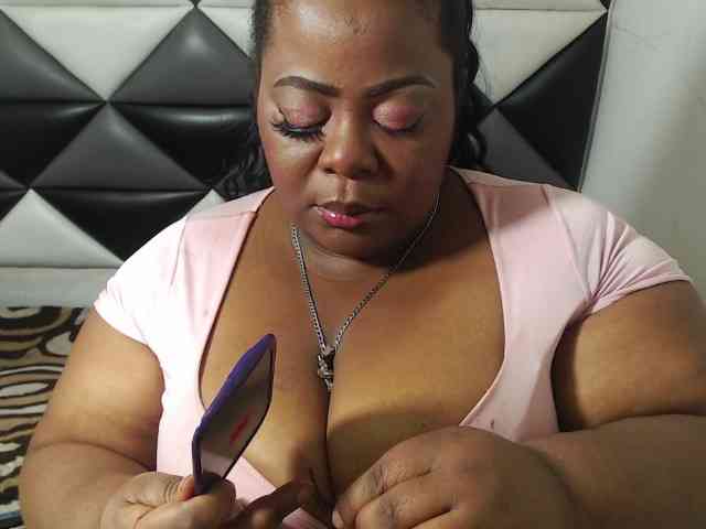 ShantalBBW webcam