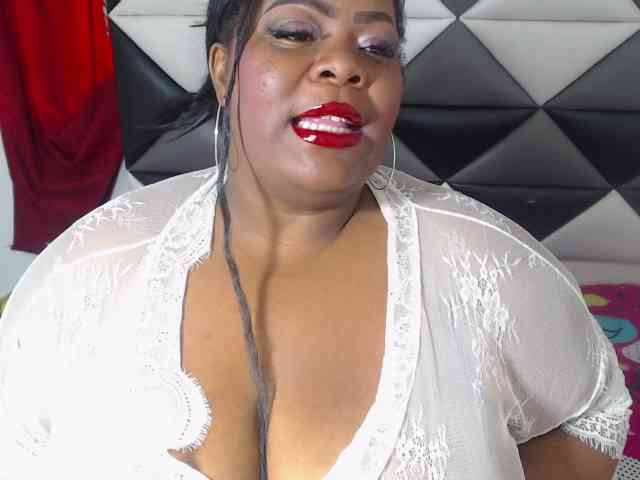ShantalBBW webcam