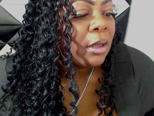 ShantalBBW webcam