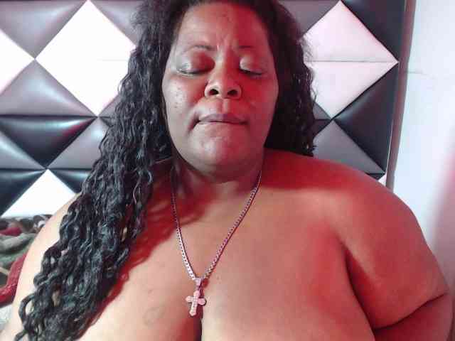 ShantalBBW webcam