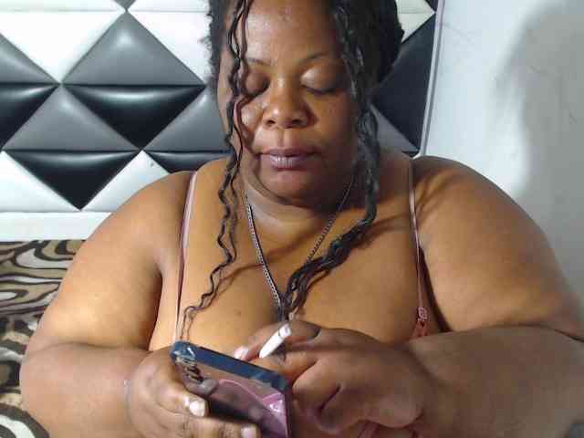 ShantalBBW webcam