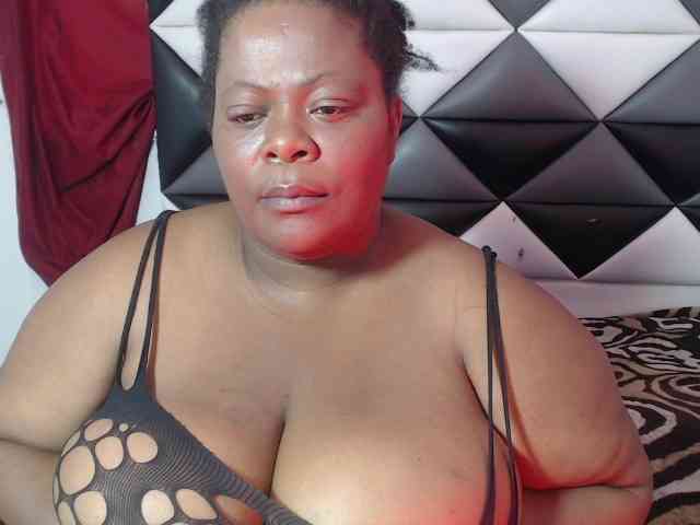 ShantalBBW webcam