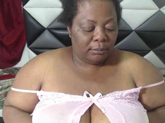 ShantalBBW webcam