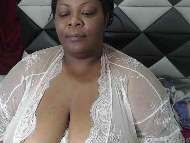 ShantalBBW webcam