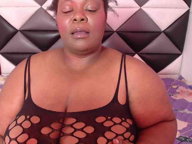 ShantalBBW webcam