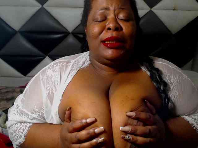 ShantalBBW webcam