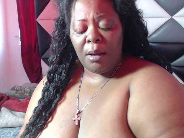 ShantalBBW webcam