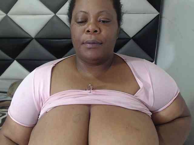 ShantalBBW webcam