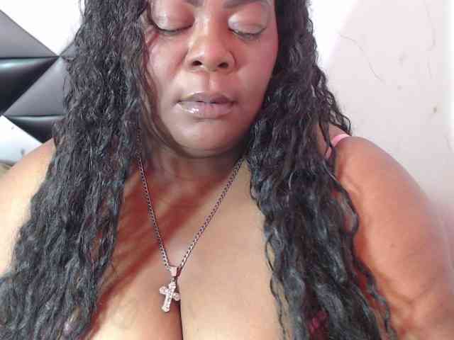 ShantalBBW webcam