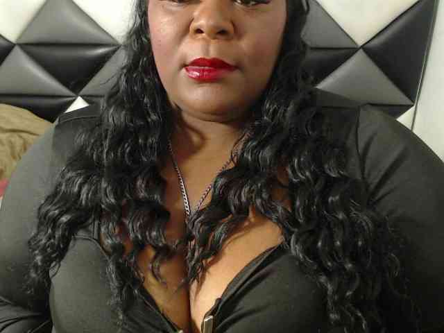 ShantalBBW webcam