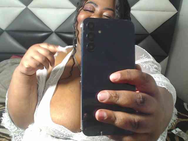 ShantalBBW webcam