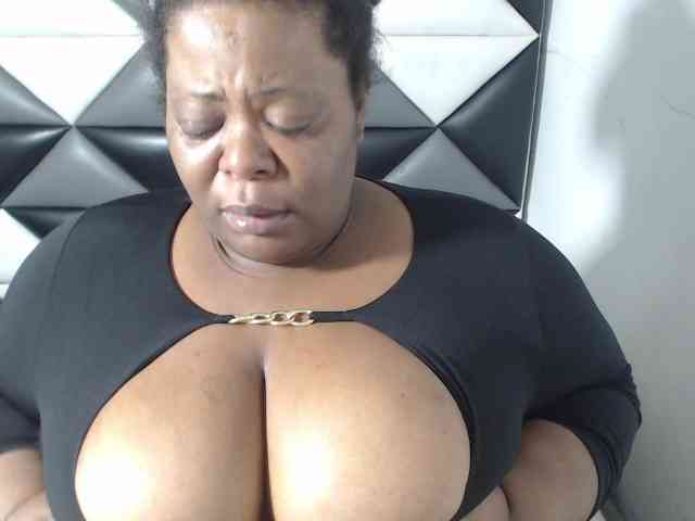 ShantalBBW webcam
