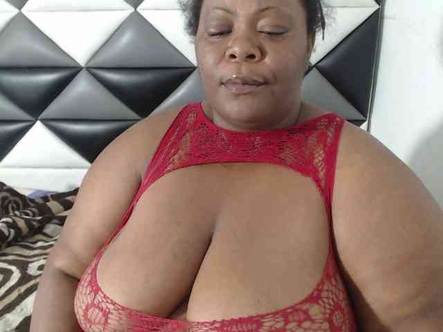 ShantalBBW webcam