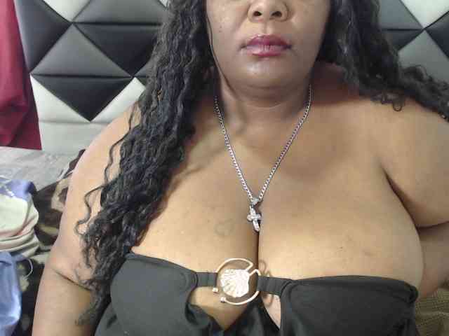 ShantalBBW webcam