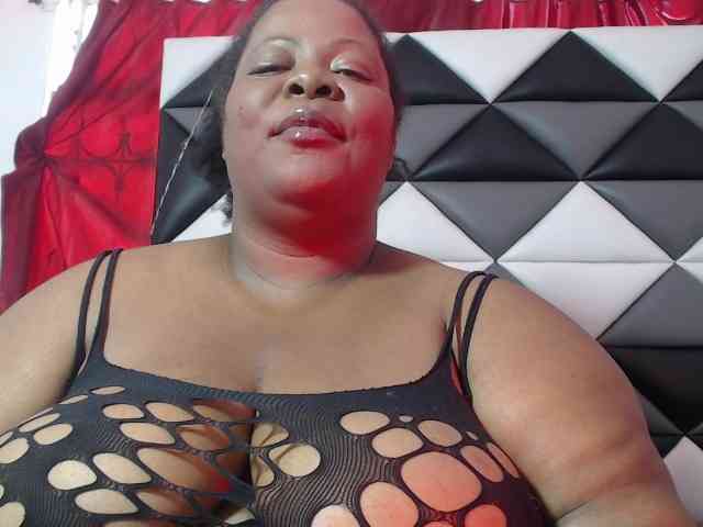 ShantalBBW webcam