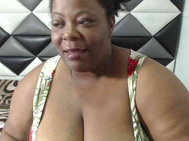 ShantalBBW webcam