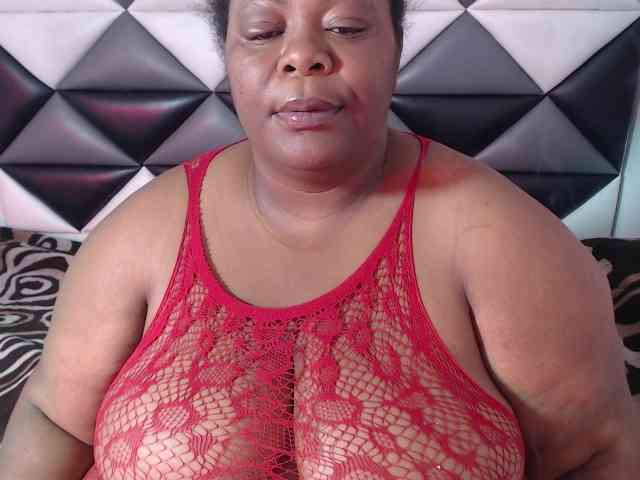 ShantalBBW webcam