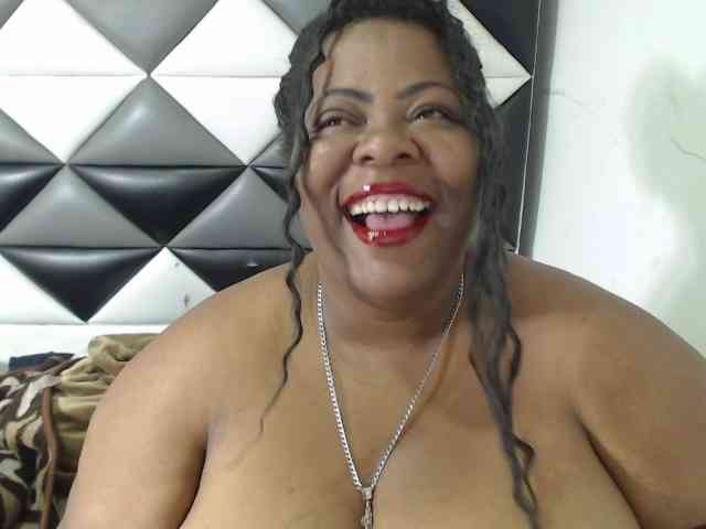 ShantalBBW webcam