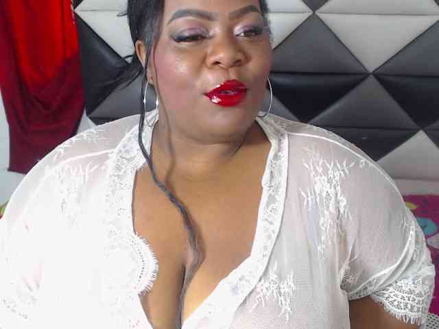 ShantalBBW webcam