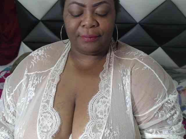 ShantalBBW webcam