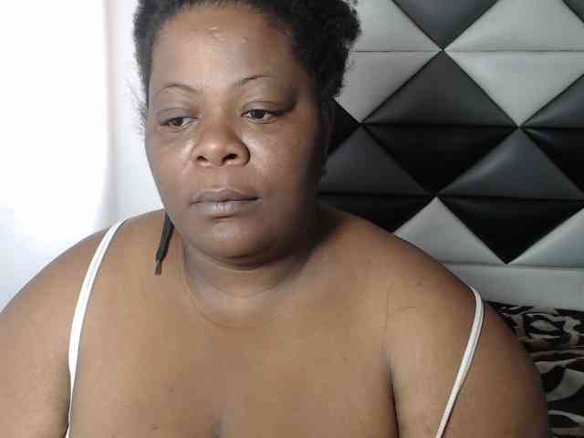 ShantalBBW webcam