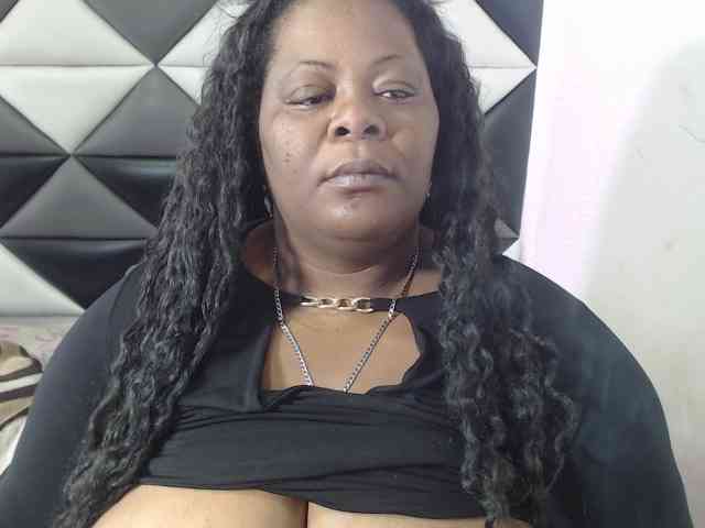ShantalBBW webcam