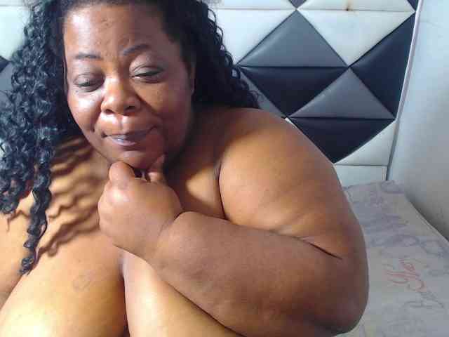 ShantalBBW webcam