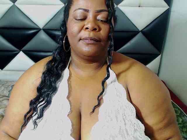 ShantalBBW's Sexcam