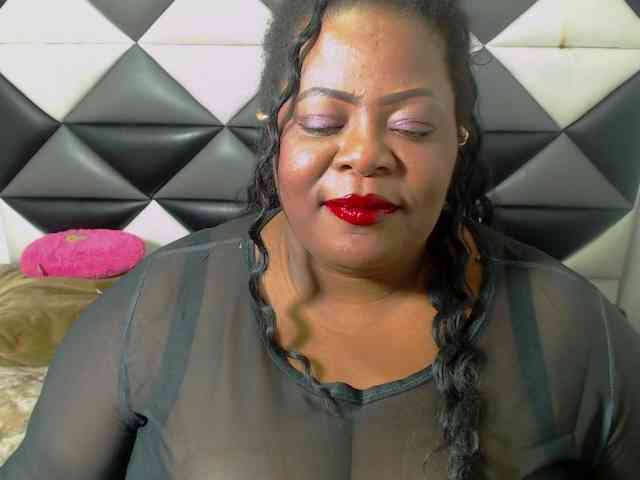 ShantalBBW webcam