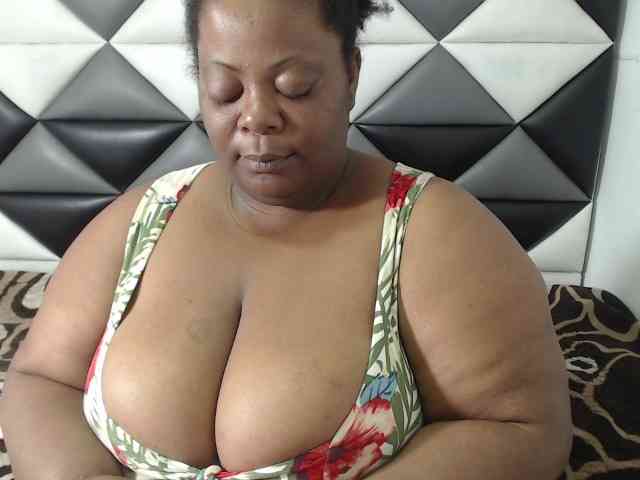 ShantalBBW webcam