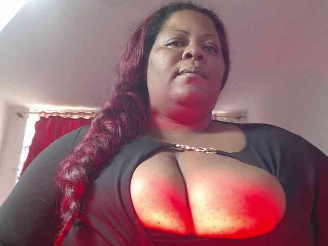 ShantalBBW webcam