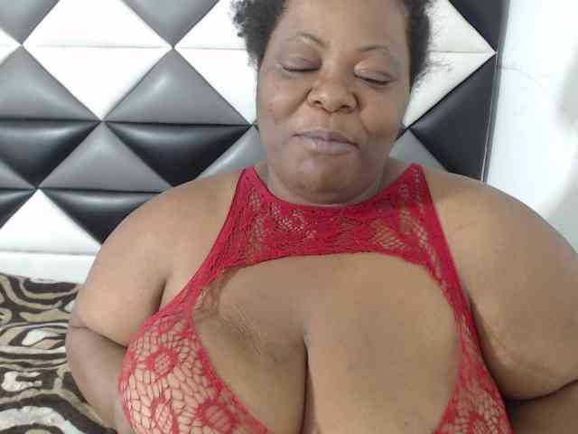 ShantalBBW webcam