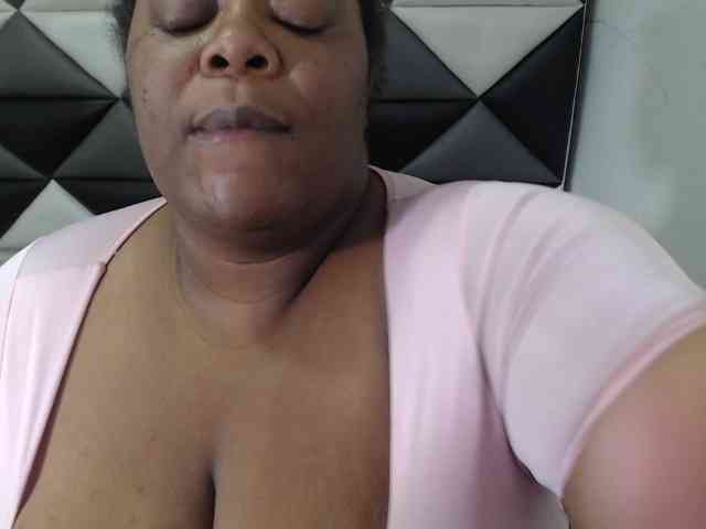 ShantalBBW webcam