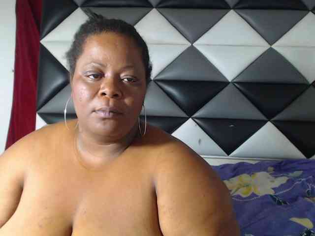 ShantalBBW webcam
