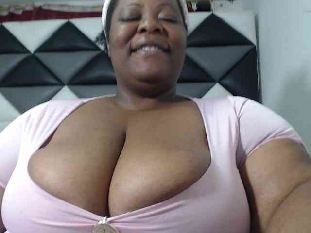 ShantalBBW webcam