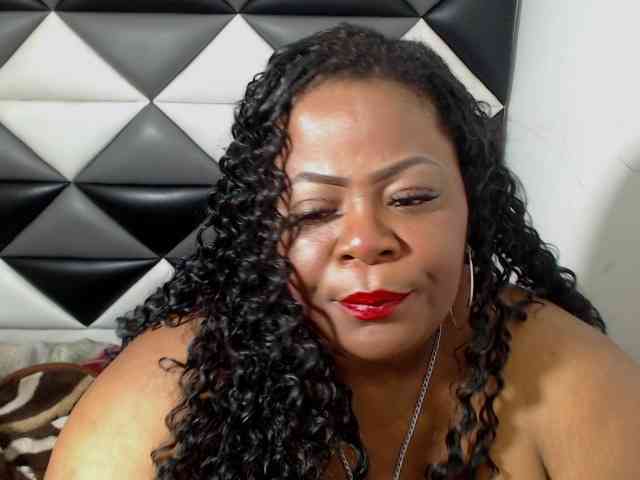 ShantalBBW webcam