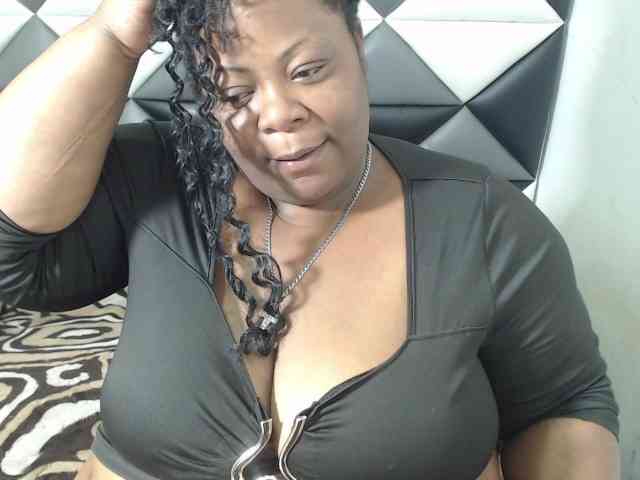 ShantalBBW webcam