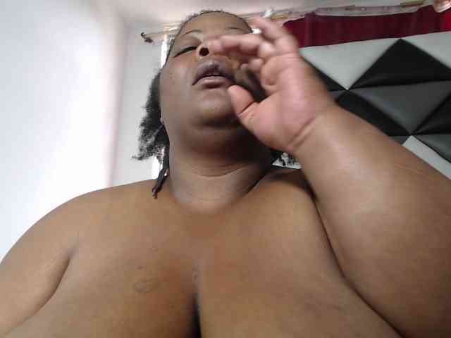 ShantalBBW webcam