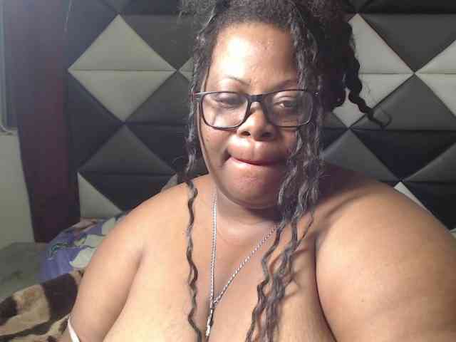 ShantalBBW webcam