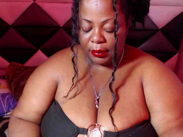 ShantalBBW webcam