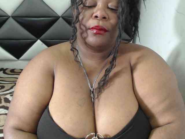 ShantalBBW webcam