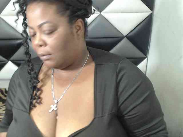 ShantalBBW webcam
