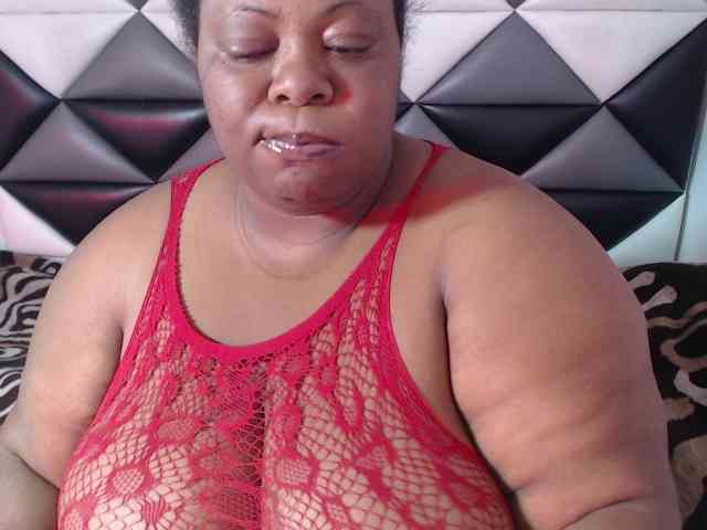 ShantalBBW webcam