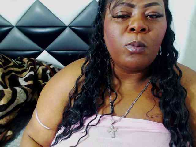 ShantalBBW webcam