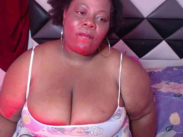 ShantalBBW webcam