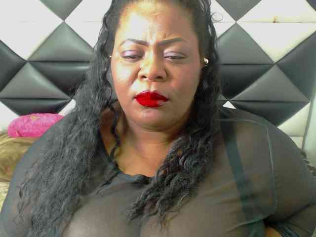 ShantalBBW webcam