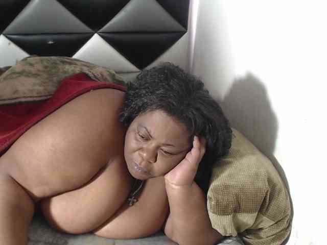 ShantalBBW webcam